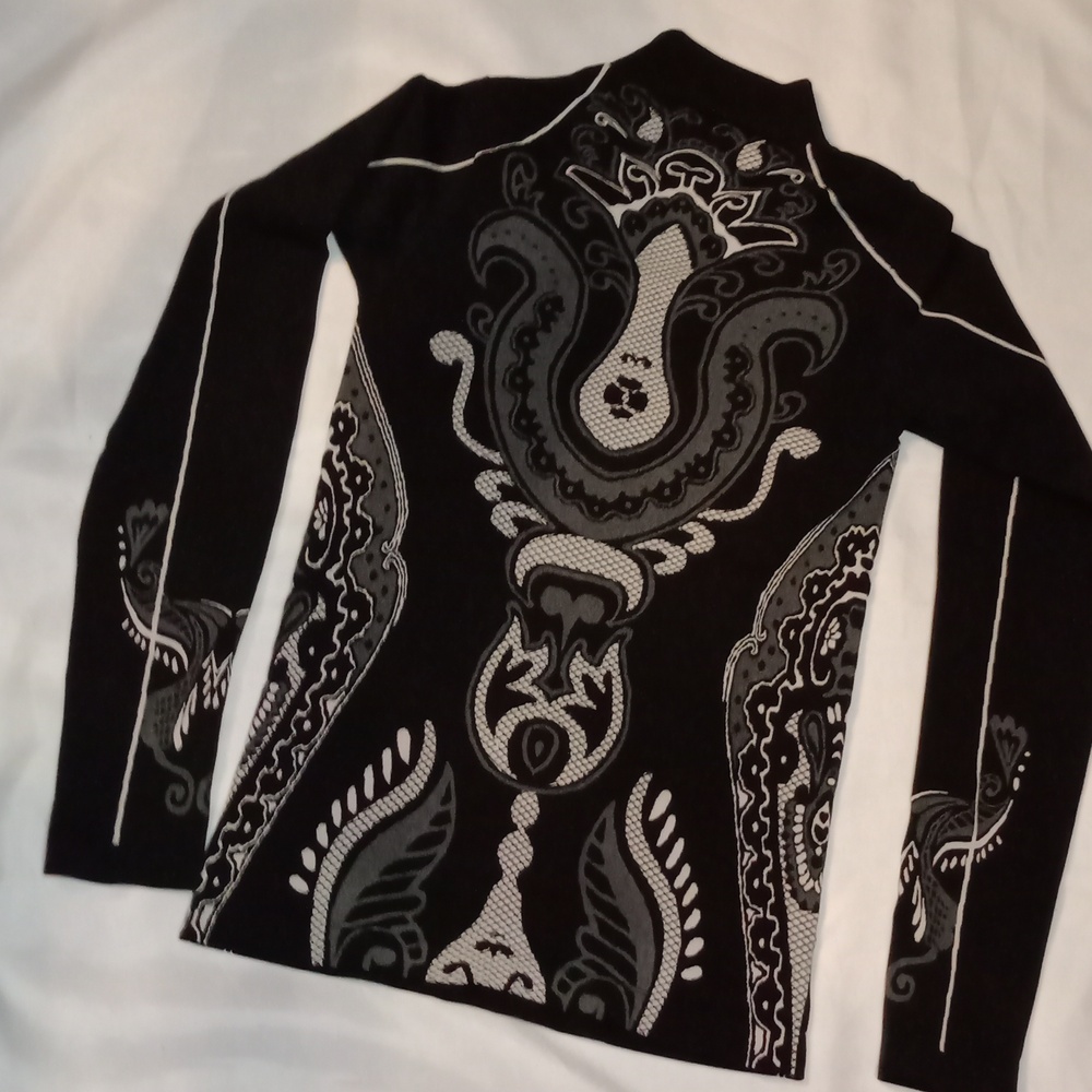 Athleta Pullover Medium Size - image 2